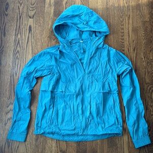 Like new- lululemon athletica wind breaker size 6 women’s